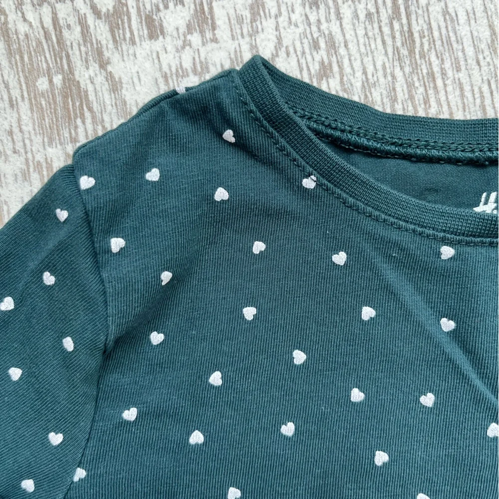 H&M Girls Long Sleeve Tiny Heart Shirt Size 2T Teal Green Soft